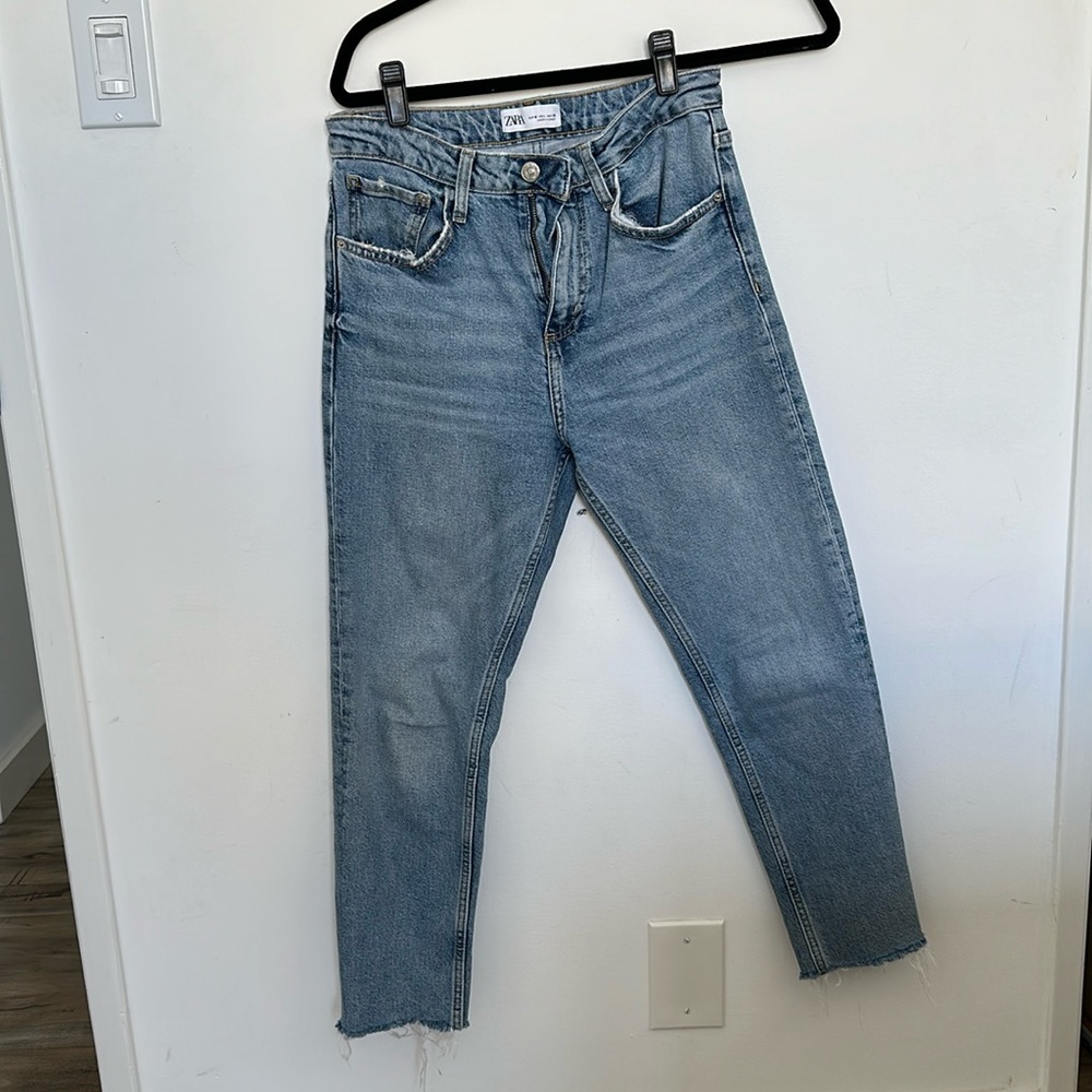 Zara straight leg jeans size 4
